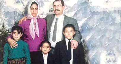 Sosyete Kasabı Nusret Gökçe, Aile Fotoğrafını Takipçilerinin Beğenisine Sundu