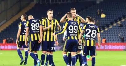 Fenerbahçe'de 14 Futbolcunun Sözleşmesi Sona Erecek