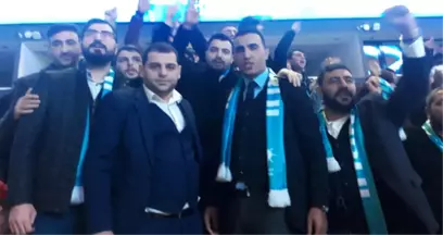 AK Parti Aday Tanıtım Toplantısında Çıkan Gerginlik Sona Erdi! Kol Kola Fotoğraf Çektirdiler