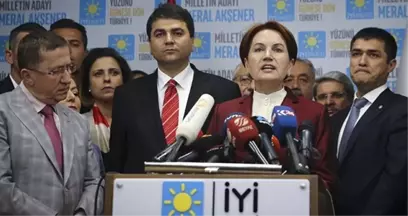 İYİ Parti'den İstifa Eden İlçe Başkanı ve Yönetim Kurulu Üyeleri AK Parti'ye Katıldı