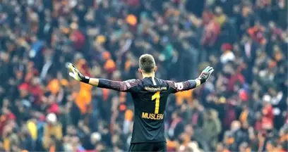 Galatasaray'ın, Sezon Sonunda Fernando Muslera ile Yollarını Ayıracağı İddia Edildi