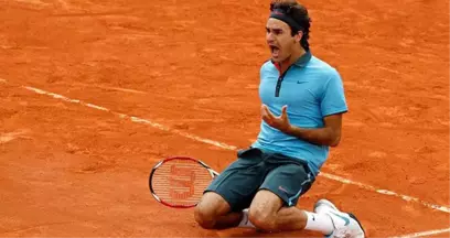 Roger Federer, Toprak Korta Geri Dönüyor