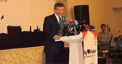 Ahmet Davutoğlu 