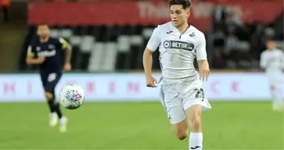 Manchester United, Daniel James'i kadrosuna kattı