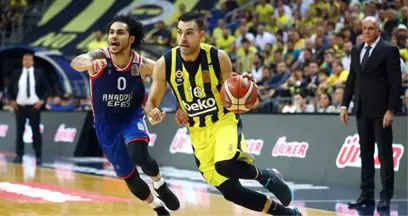 Anadolu Efes, Fenerbahçe Beko'yu 74-57 mağlup etti!