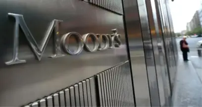 Moody's, Türkiye'nin kredi notunu düşürdü