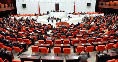 Askerliği 6 aya düşüren madde TBMM'de kabul edildi