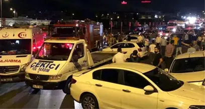 Yarış yapan karı- koca Kadıköy'de zincirleme kazaya neden oldu: 7 yaralı