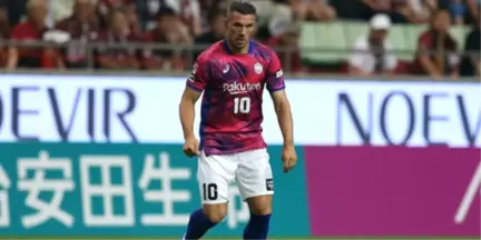 Podolski Japonya'da Güldürdü!