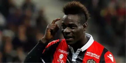 Balotelli Uçmuş!