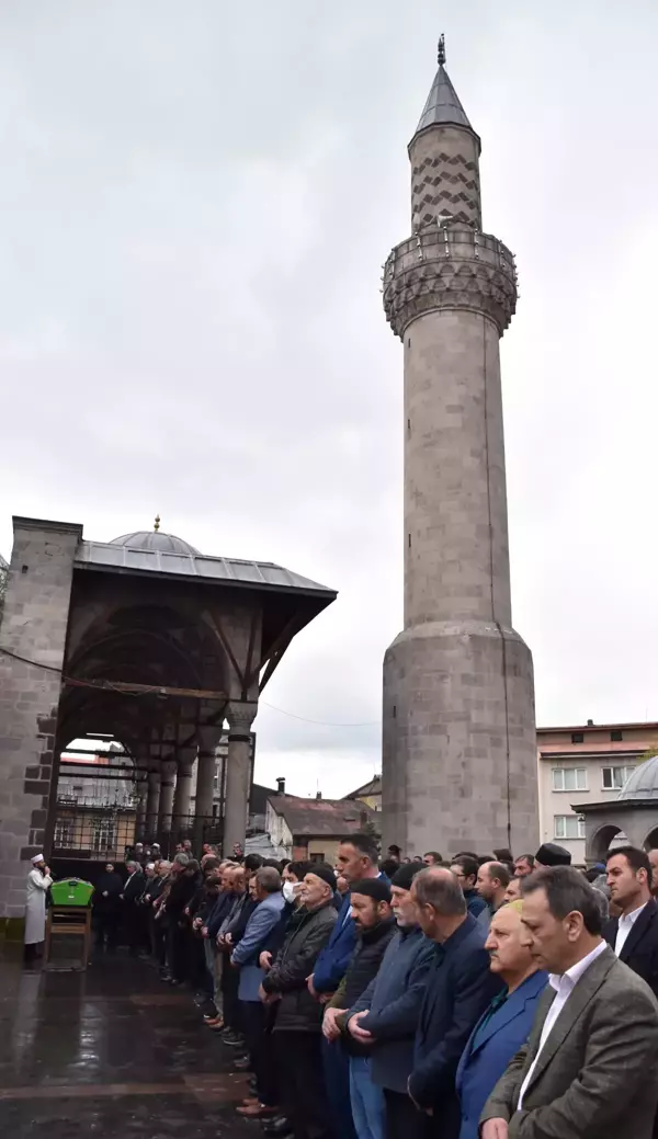 Erzurum'da otomobilin çarpması sonucu yaralanan 2 öğrenci öldü