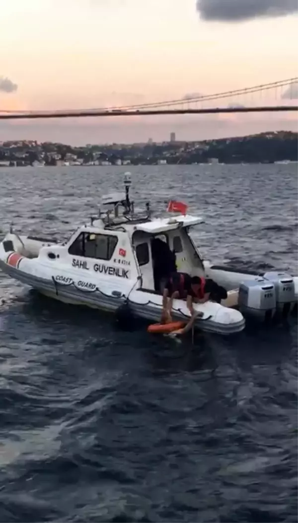 Son dakika haberi | İstanbul Boğazı'nda ölüm kalım mücadelesi kamerada