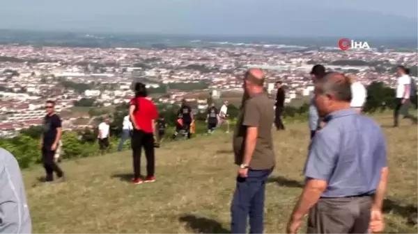 Havada paraşütleri birbirine dolanan iki paraşütçü, ölümle burun buruna geldi... O anlar kamerada