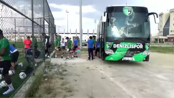 Denizlispor'un yeni transferlerileri Yumlu ve Sapunaru, kampa katıldı