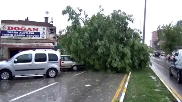 Çorum'da şiddetli yağış ve fırtına