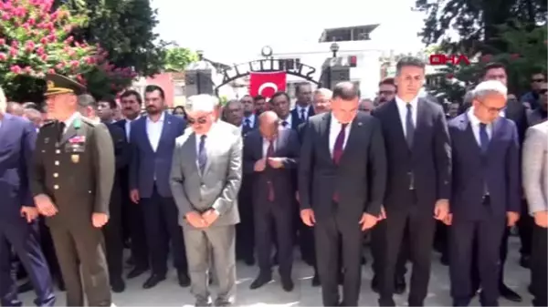 Hatay'da 15 Temmuz'da şehitler mezarı başında anıldı