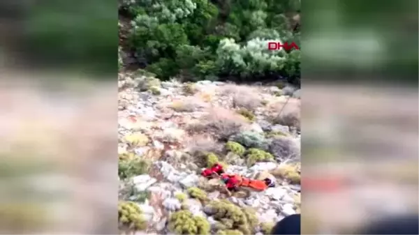 JAK timi Fethiye'de düşüp yaralanan ABD'li turisti kurtardı