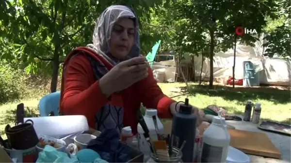 Ekmeğini taştan çıkaran anne...Keban Barajı'ndan topladığı taşları sanata dönüştürdü