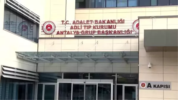 Antalya'da trafik kazasında anne ile oğlu öldü