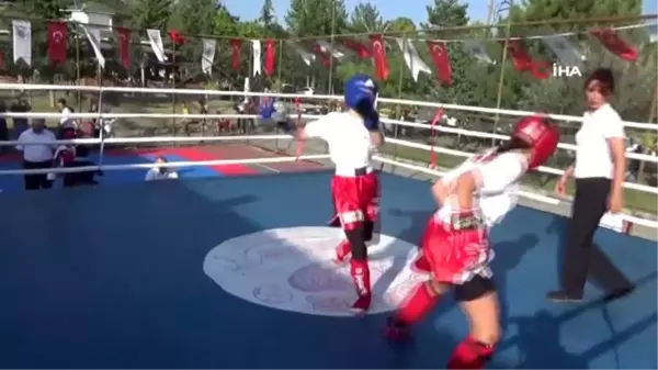 Simav'da Zafer Kupası Kick Boks Şampiyonası heyecanı