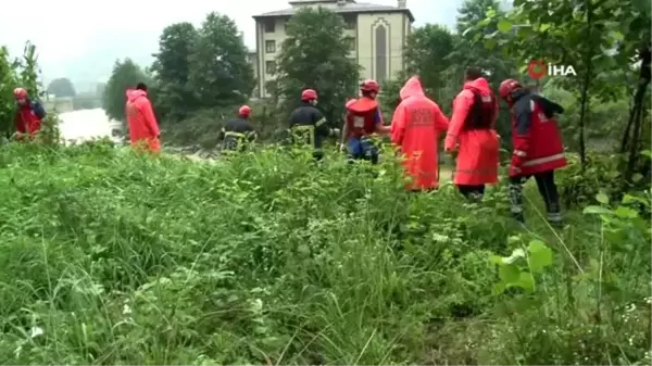 Rize'deki selde kaybolan Hüseyin Çapoğlu'nun yakınlarının bekleyişi sürüyor