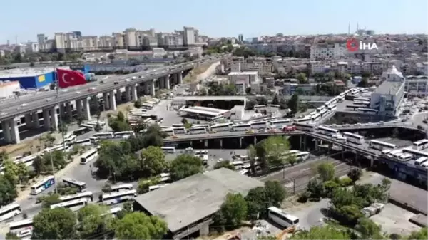 15 Temmuz Demokrasi Otogarı'nda arefe günü yaşanan yoğunluk havadan görüntülendi