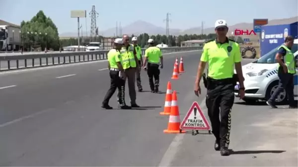 ERZURUM SÜRÜCÜLERE 'YAŞAM TÜNELİ'NDE KAZA İZLETİLDİ