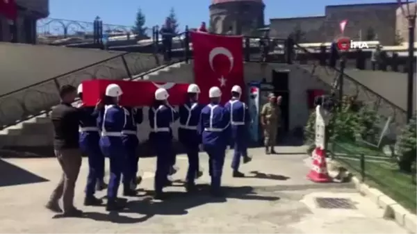 Şırnak şehidi Uzman Çavuş Muhammed Ferdi Güntekin son yolculuğuna uğurlanıyor