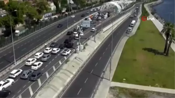 Avrasya Tüneli içerisinde bir araç yan yattı...Tünel tek taraflı trafiğe kapatıldı