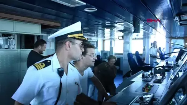 İzmir izmirliler, tcg bayraktar ve tcg bartın gemilerini gezdi