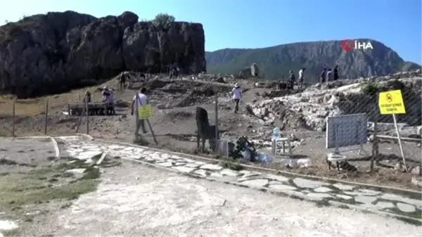 Amasya Kalesi'nde yapılan arkeolojik kazılarda 700 yıllık cami bulundu