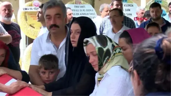 İstiklal caddesi'nde öldürülen itü'lü genç son yolculuğuna uğurlanıyor