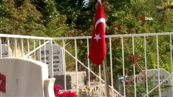 Şehit öğretmenin ailesine anlamlı hediye