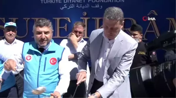 Türk Diyanet Vakfından aşure ikramı