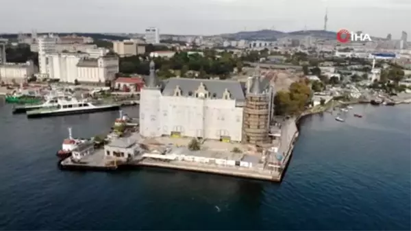 Haydarpaşa Garı'nın simgesi olan saat yerine monte edildi