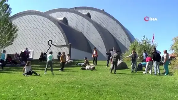 Baksı Müzesi'nde öğrenci şenliği