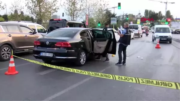 Bakırköy'de lüks otomobile silahlı saldırı