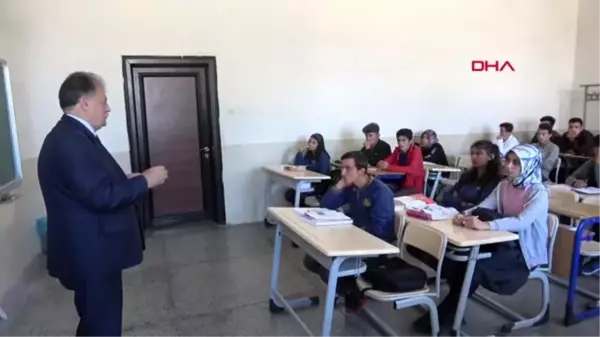 Erzurum tarihçi profesör, mezun olduğu okulda derse girdi