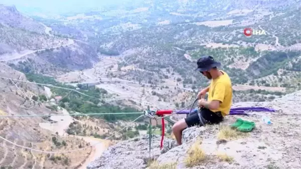 Levent Vadisi'nde Slackline gösterisi nefesleri kesti