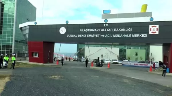 Ulaştırma ve Altyapı Bakanı Cahit Turhan