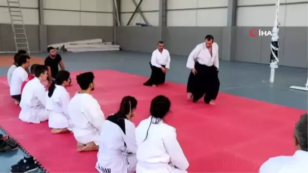 Üniversite öğrencilerine Aikido dersi