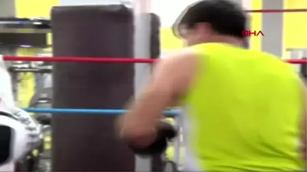 Spor muay thai'de dünya şampiyonu itfaiye eri