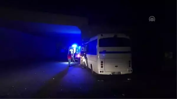 Manisa'da maden işçilerini taşıyan servis ile kamyon çarpıştı: 26 yaralı