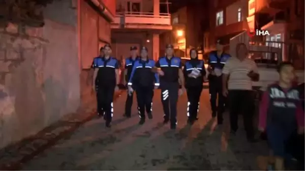 Polis hem oynadı hem maganda uyarısı yaptı