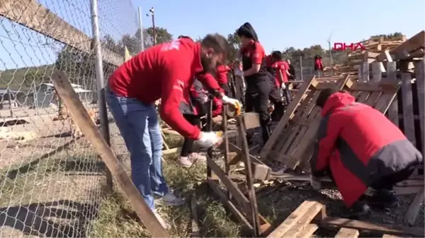 Bursa arama kurtarma ekipleri, sokak hayvanları için kulübe yaptı