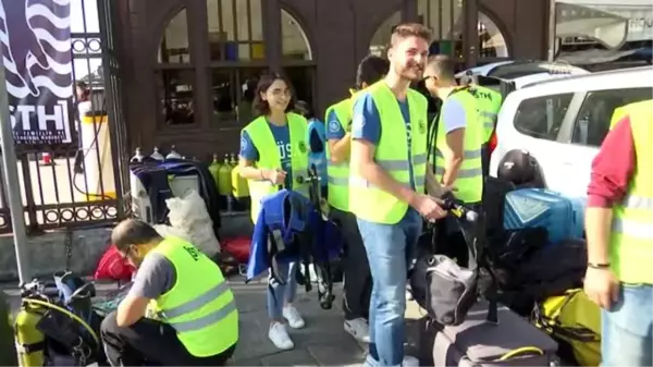 Gönüllü dalgıçlar Ortaköy sahilinde su altı temizliği yaptı