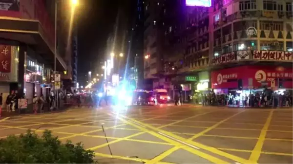 Hong Kong'daki protestolarda bir polis okla yaralandı - HONG