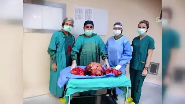 Karnındaki ağrının nedeni 20 kilogramlık kitleymiş - İZMİR