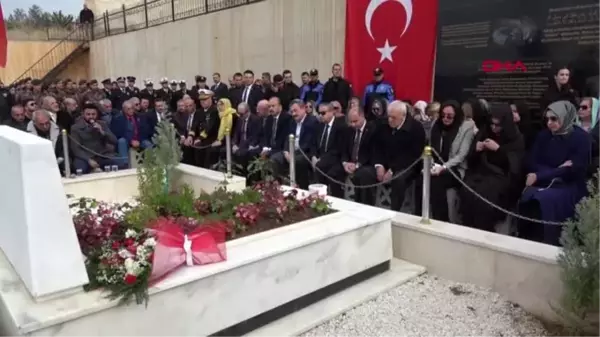 Mersin-şehit emniyet müdürü altuğ verdi, mezarı başında anıldı