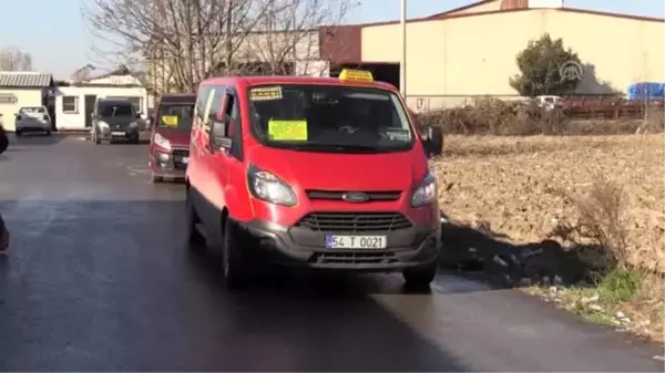 Sakarya'da rahatsızlanan çocuğu hastaneye yetiştiren dolmuş şoförü ödüllendirildi